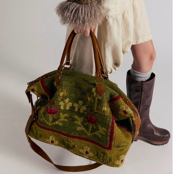 Free People Handbags - Free people fleur weekender bag gardenia